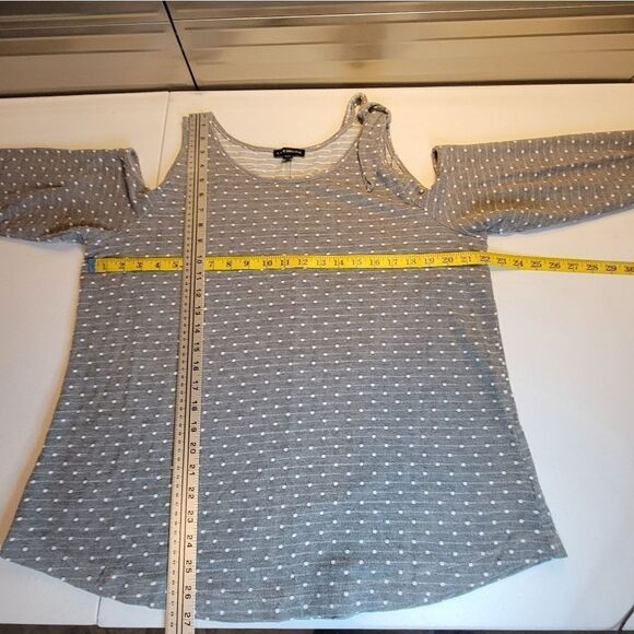 Lane Bryant Women's Plus Size 18/20 Gray Swiss Dot Cold Shoulder Sweater - Picture 12 of 12